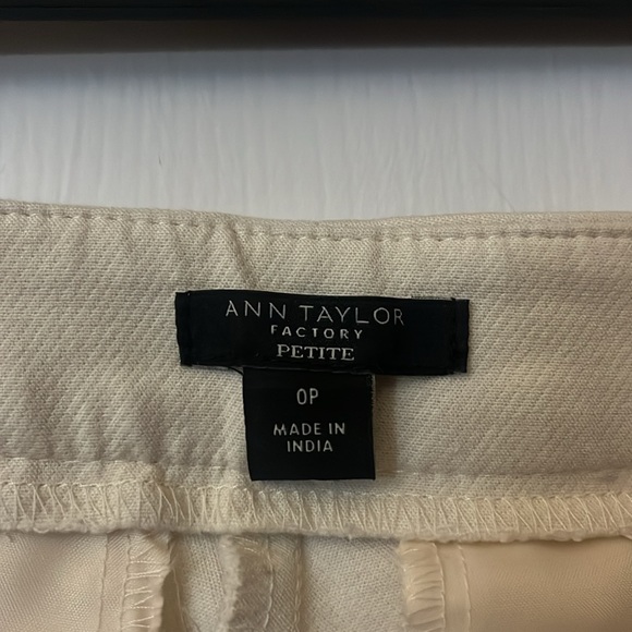 Ann Taylor Factory Ivory Trouser Pants 0P NWOT - Picture 4 of 4